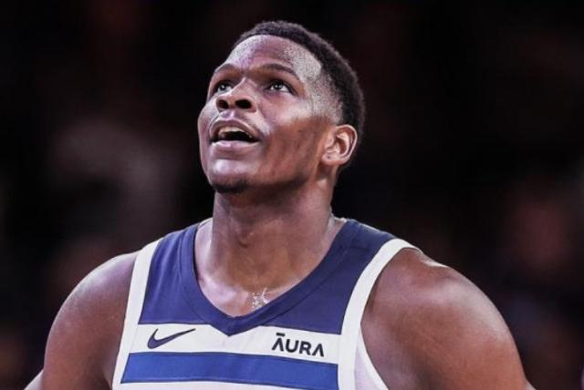 开云中国-魔术师回怼爱德华兹狂妄言论：不和没冠军的人对话