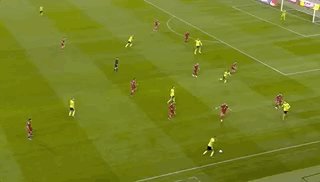 开云中国-首唱国歌献助攻 伊布回归瑞典队首战即“一枝独秀”