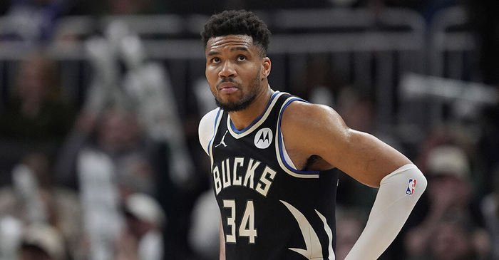 开云官网-幸无大碍！字母哥谈扣篮受伤：本想重返赛场 但球队说不值得冒险|吉安尼斯·安特托孔波|扬尼斯-阿德托昆博|印第安纳步行者队|密尔沃基雄鹿队|篮板_新浪体育_新浪新闻